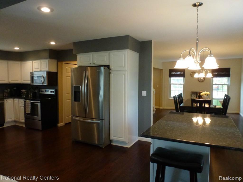 13951 Riverside Street Livonia, MI 48154 - Photo 8 of 31