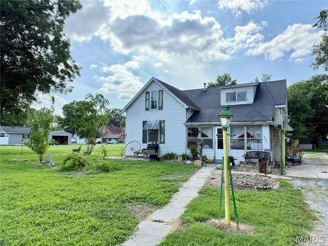 $65,000 | 402 South East Street, New Athens, IL 62264