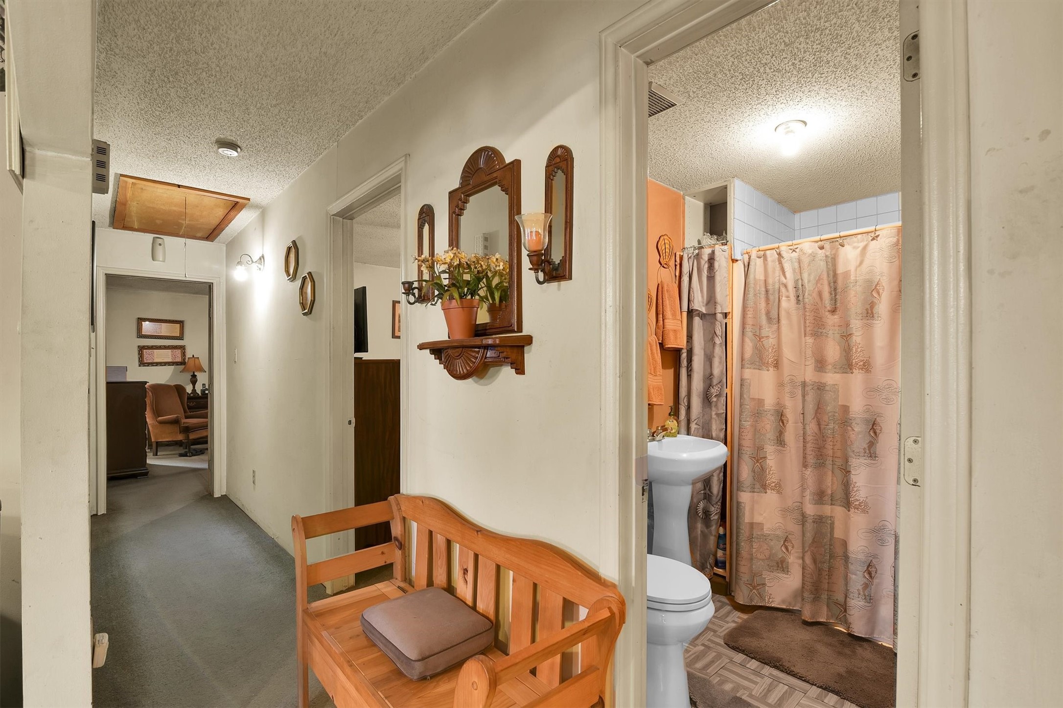 959 Walker Loop Huntsville, TX 77340 - Photo 11 of 41 Hall Way