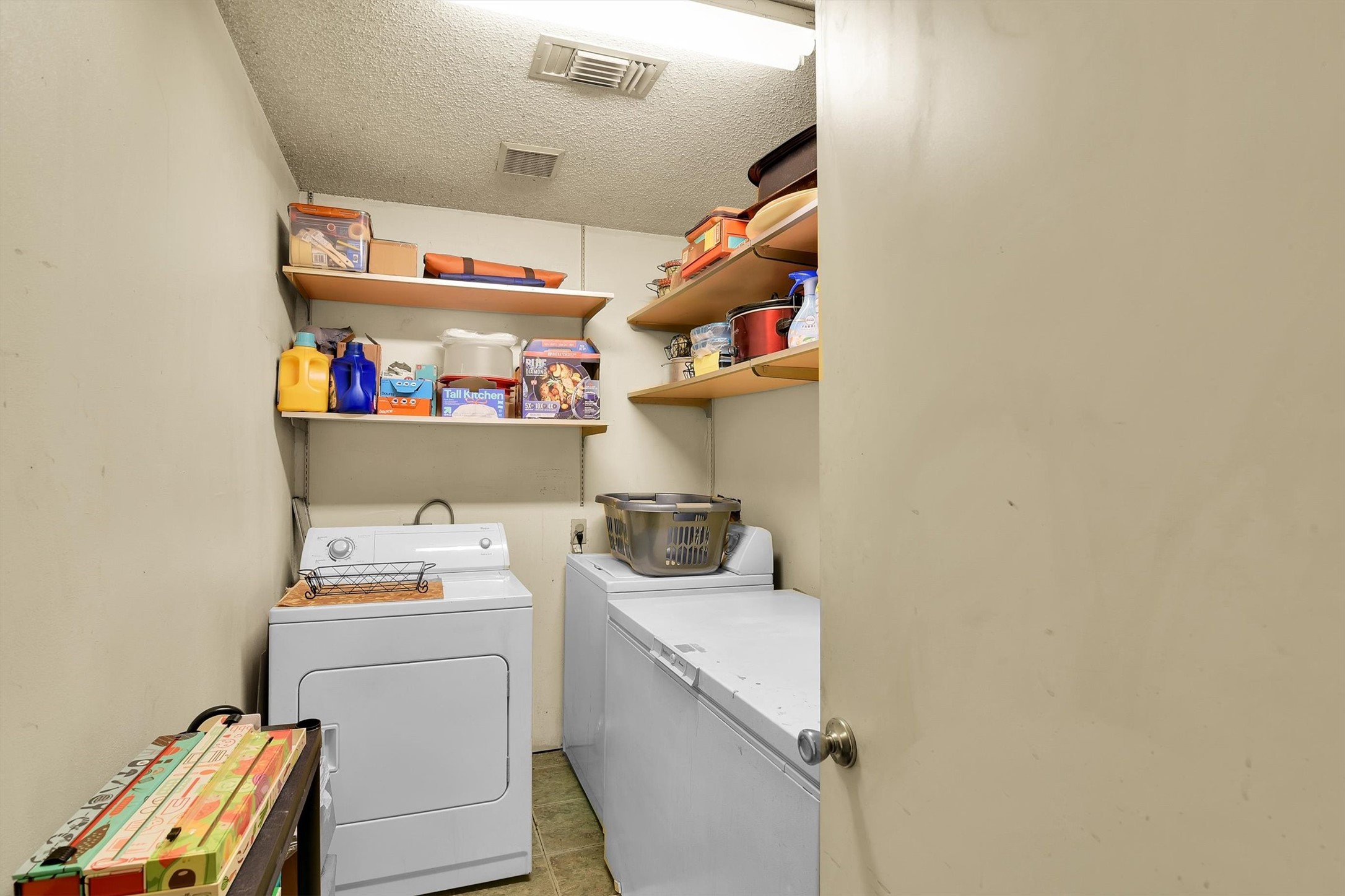 959 Walker Loop Huntsville, TX 77340 - Photo 17 of 41 Utility/Laundry room