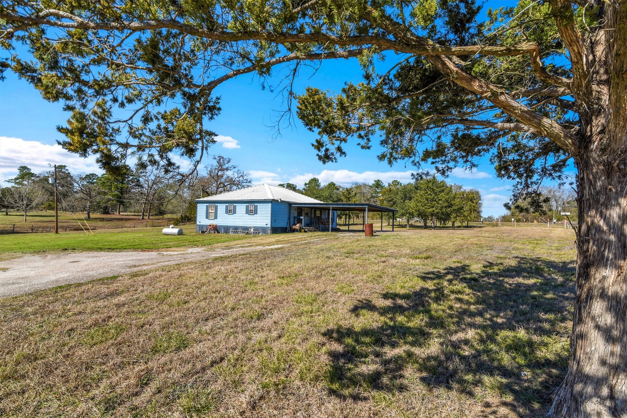 959 Walker Loop Huntsville, TX 77340 - Photo 27 of 41