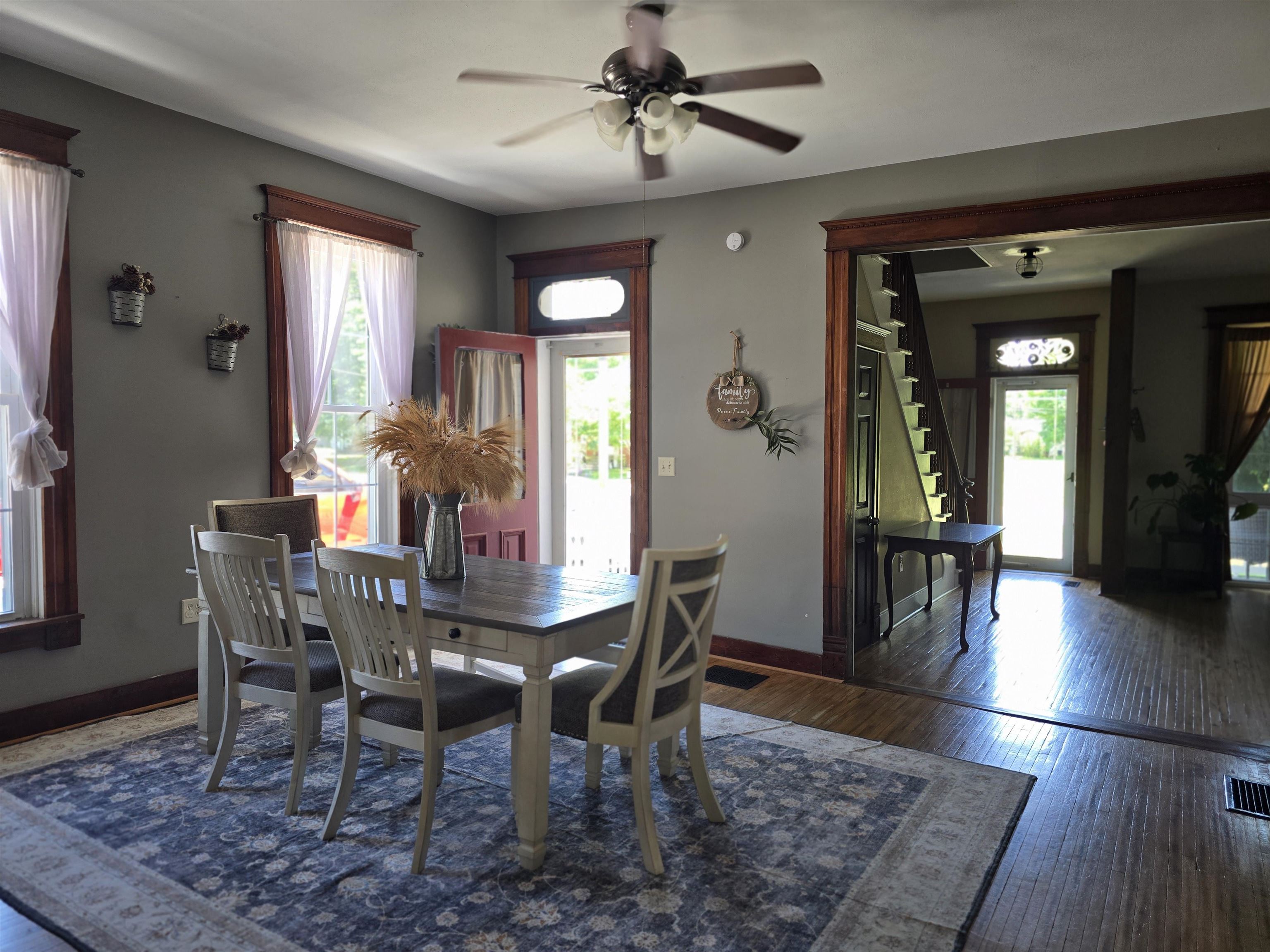 729 Locust Street Carthage, IL 62321 - Photo 7 of 32