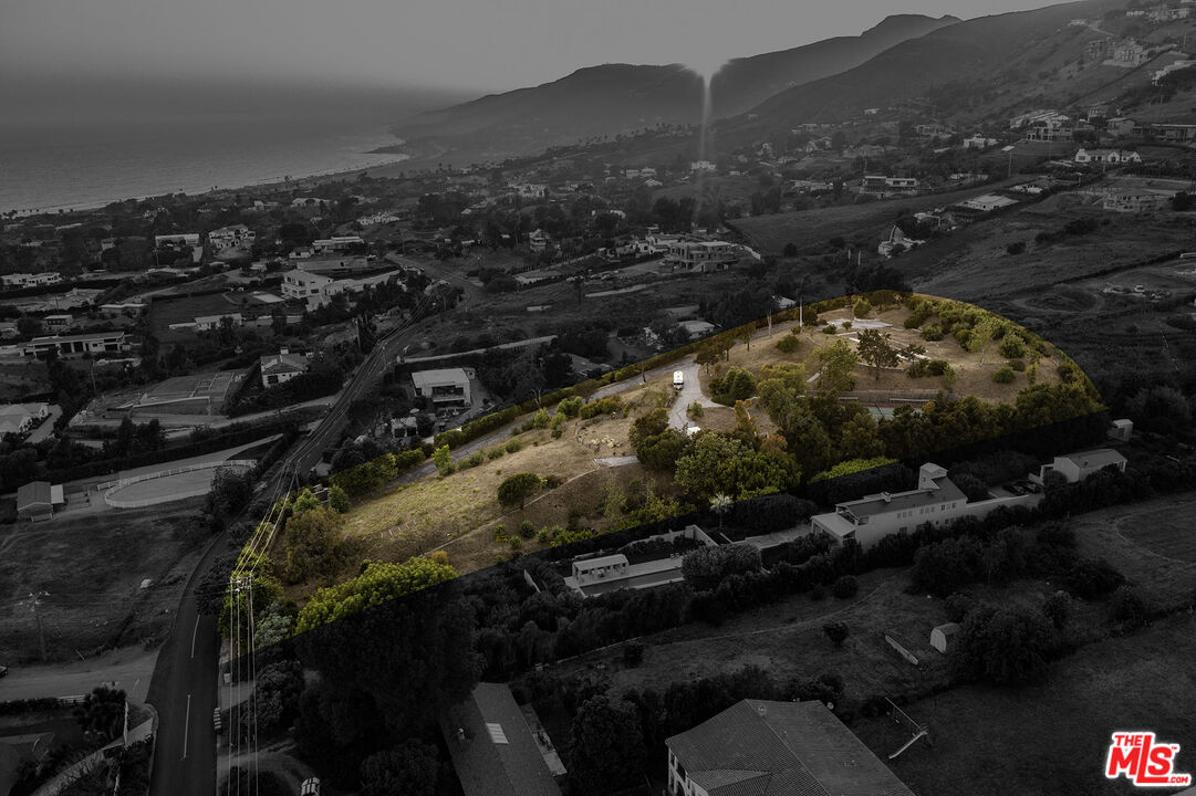 29829 Harvester Road Malibu, CA 90265 - Photo 41 of 44 a view of a city