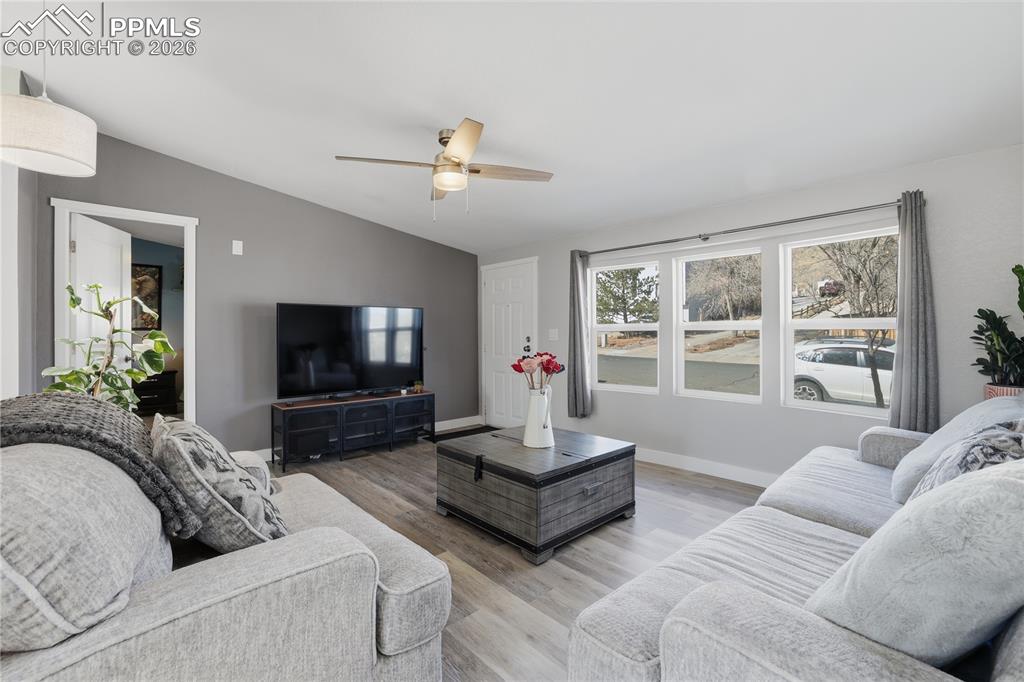 965 Mesa Valley Road Colorado Springs, CO 80907 - Photo 11 of 34