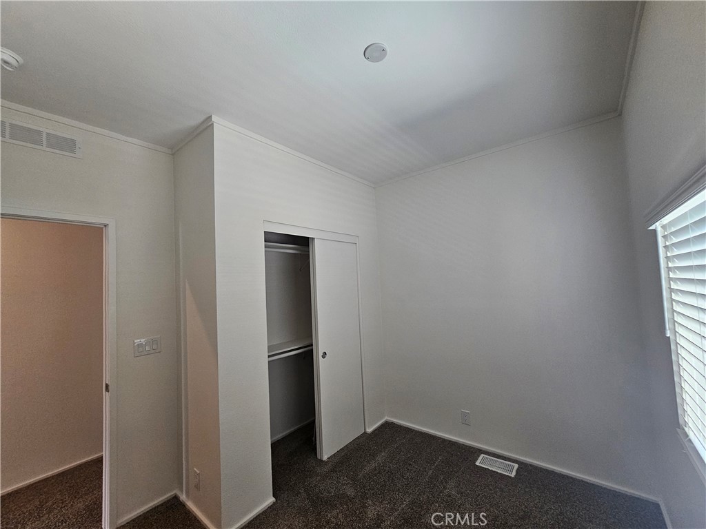 999 South Santa Fe Avenue, Unit 35 San Jacinto, CA 92583 - Photo 6 of 20 a view of small space