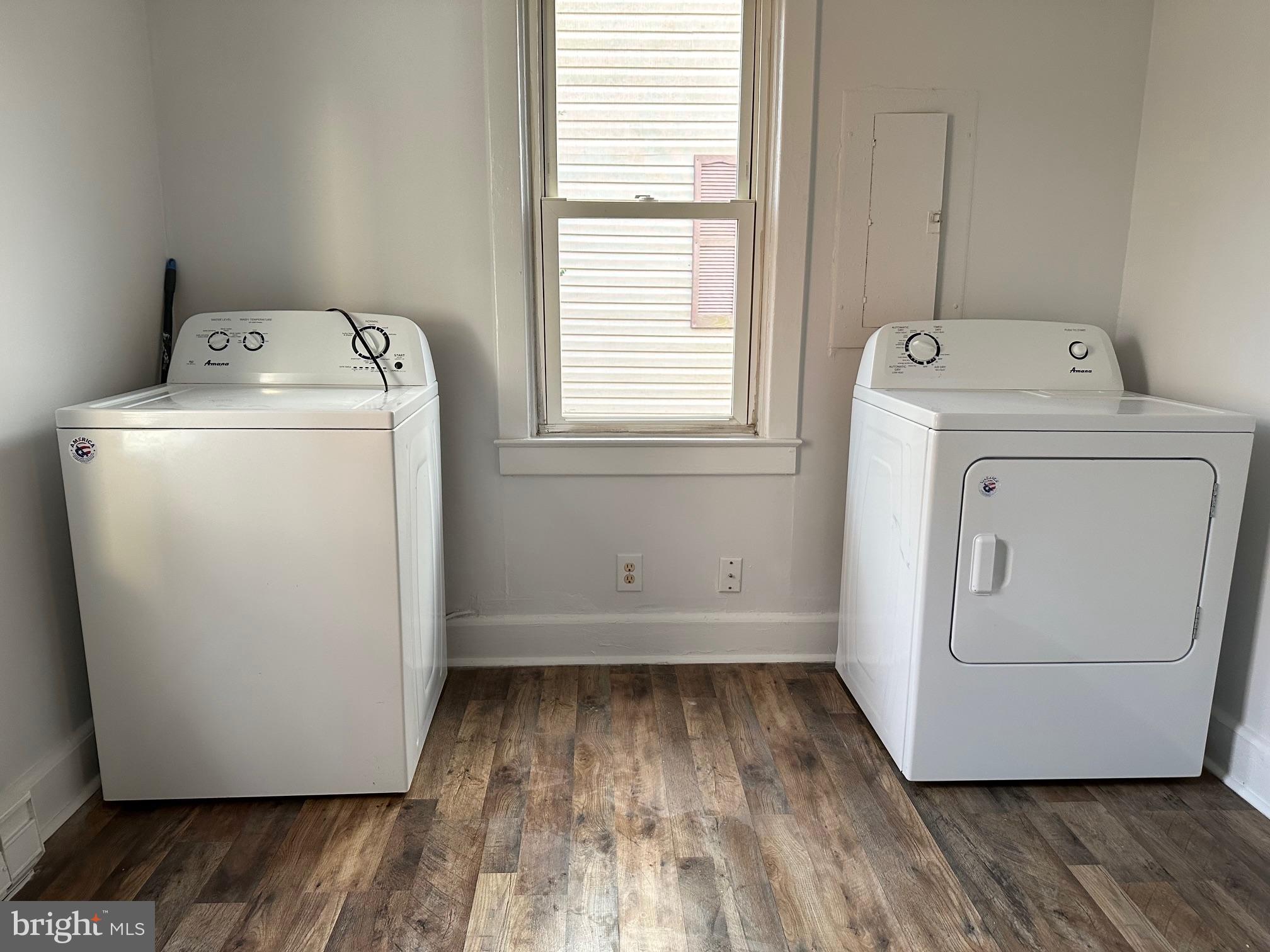 430 Leonards Lane Cambridge, MD 21613 - Photo 13 of 18 2nd bedroom with washer and dryer