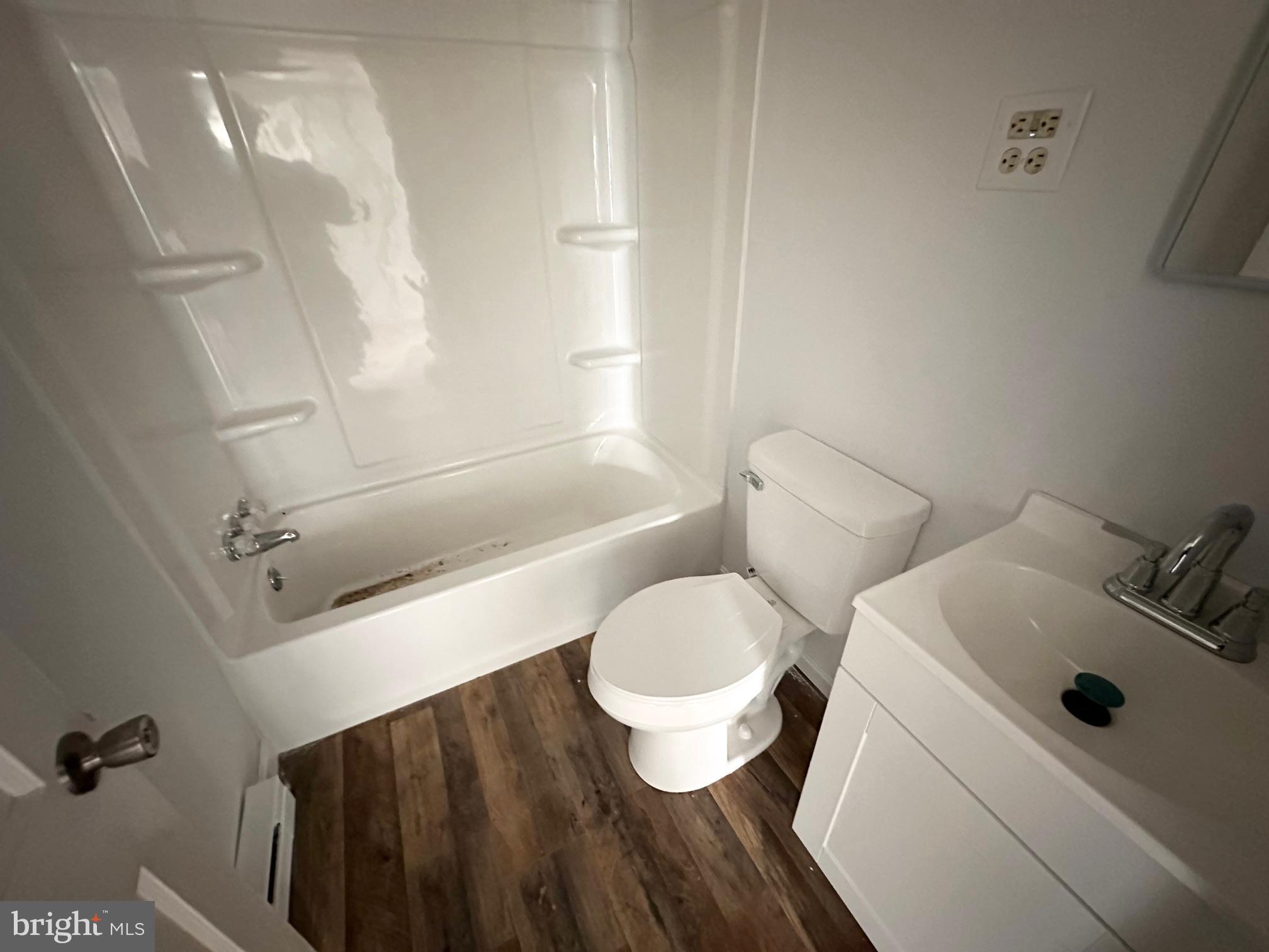 430 Leonards Lane Cambridge, MD 21613 - Photo 16 of 18 Bathroom (2)