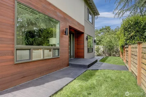 $1,995,000 | 1725 Martin Luther King Jr Way, Seattle, WA 98122