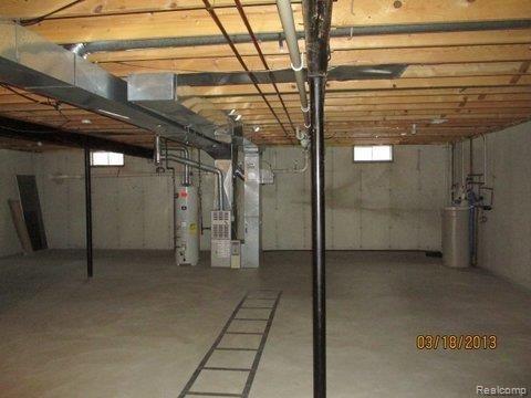 2386 Foxfield Highland, MI 48356 - Photo 14 of 14 IMG_0101.JPG
