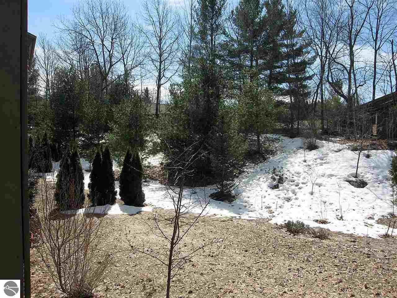 6507 Mission Ridge Traverse City, MI 49686 - Photo 22 of 31 1782258-21.JPG