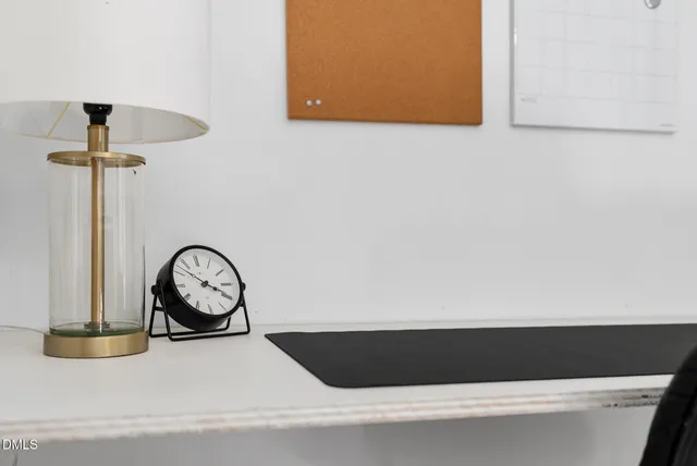 a picture of a table