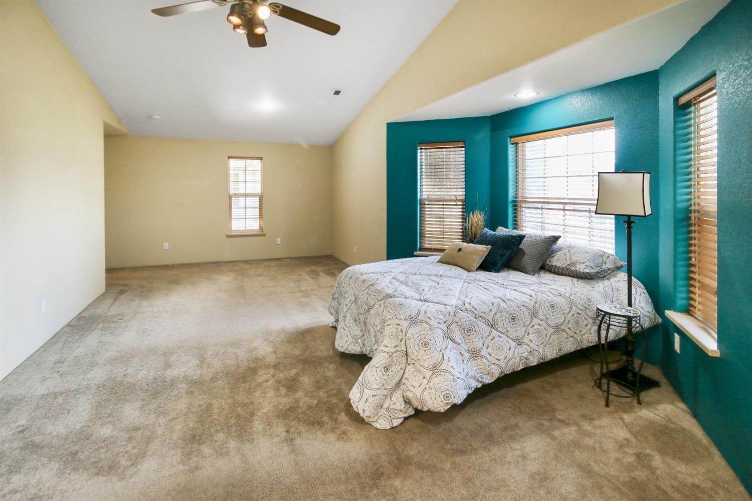 440 David Way Talent, OR 97540 - Photo 31 of 34 Master Bedroom 2