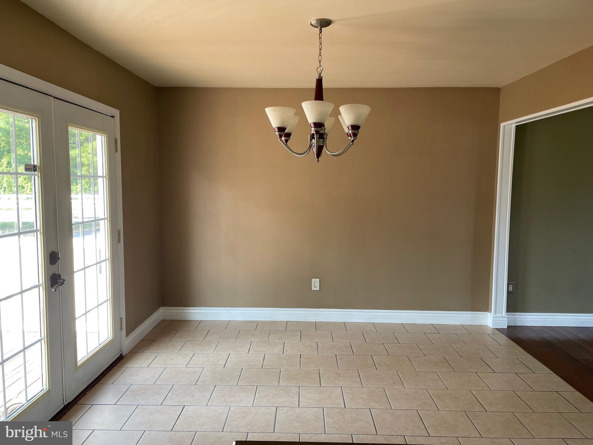 27665 Nanticoke Road Salisbury, MD 21801 - Photo 15 of 20 Dining space