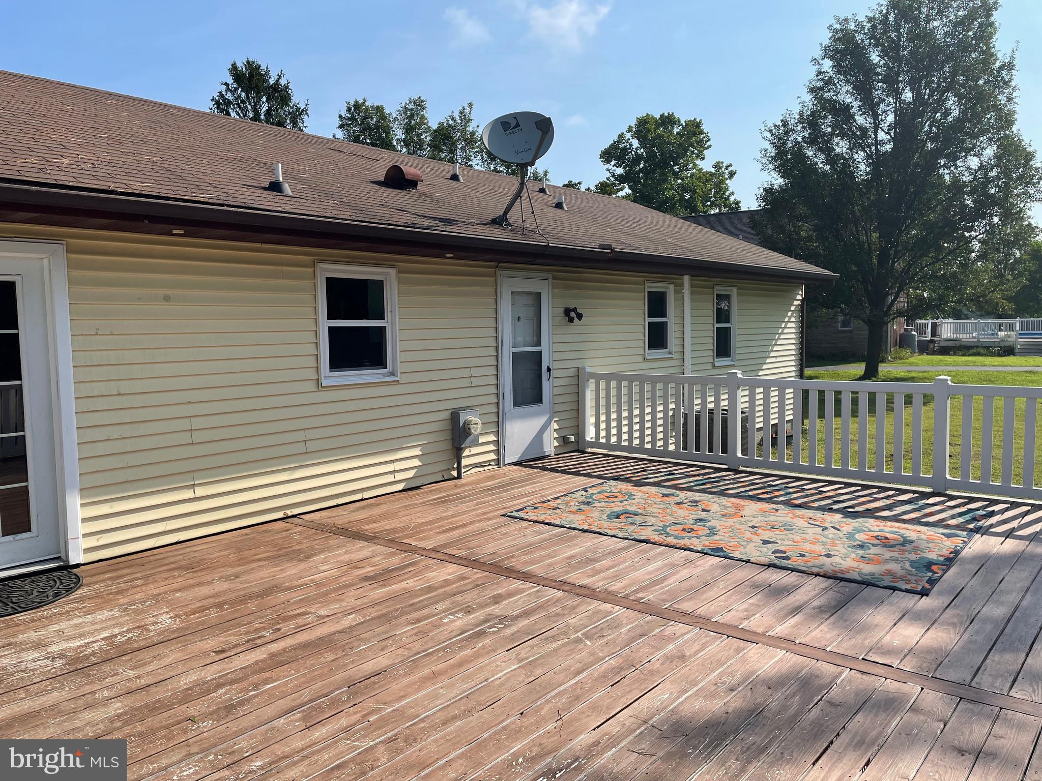 27665 Nanticoke Road Salisbury, MD 21801 - Photo 16 of 20 Entertain on your large deck.