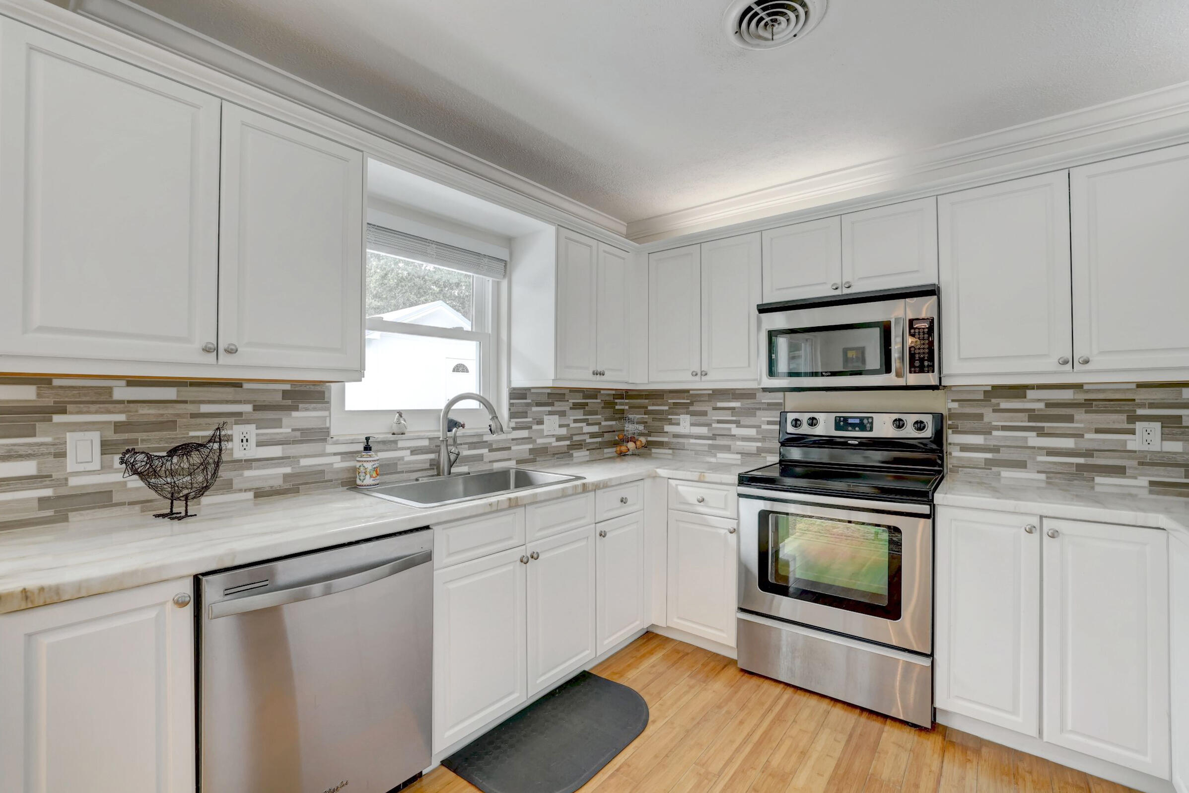 1200 Southeast Seashell Lane Stuart, FL 34996 - Photo 10 of 36 10_632a5407_08_09_10_11