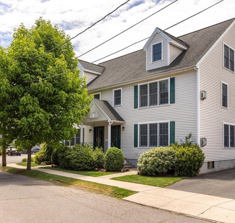 2 Crescent Road, Unit 1 Belmont, MA 02478 - Photo 2 of 20 Gallery Image 2