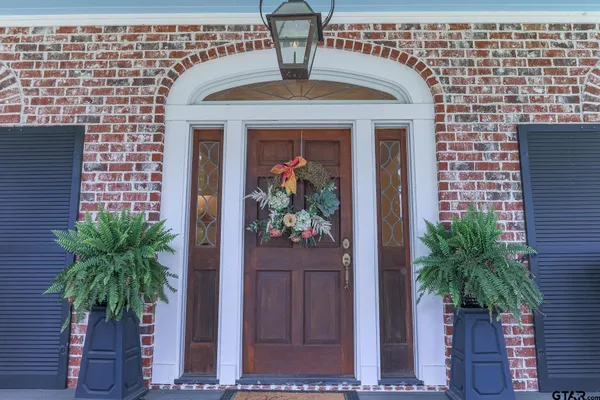 $1,599,000 | 902 East South Street, Lindale, TX 75771