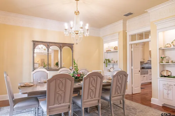 $1,599,000 | 902 East South Street, Lindale, TX 75771