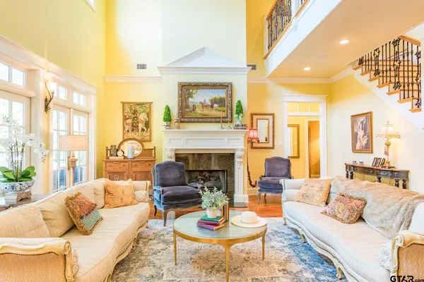 $1,599,000 | 902 East South Street, Lindale, TX 75771