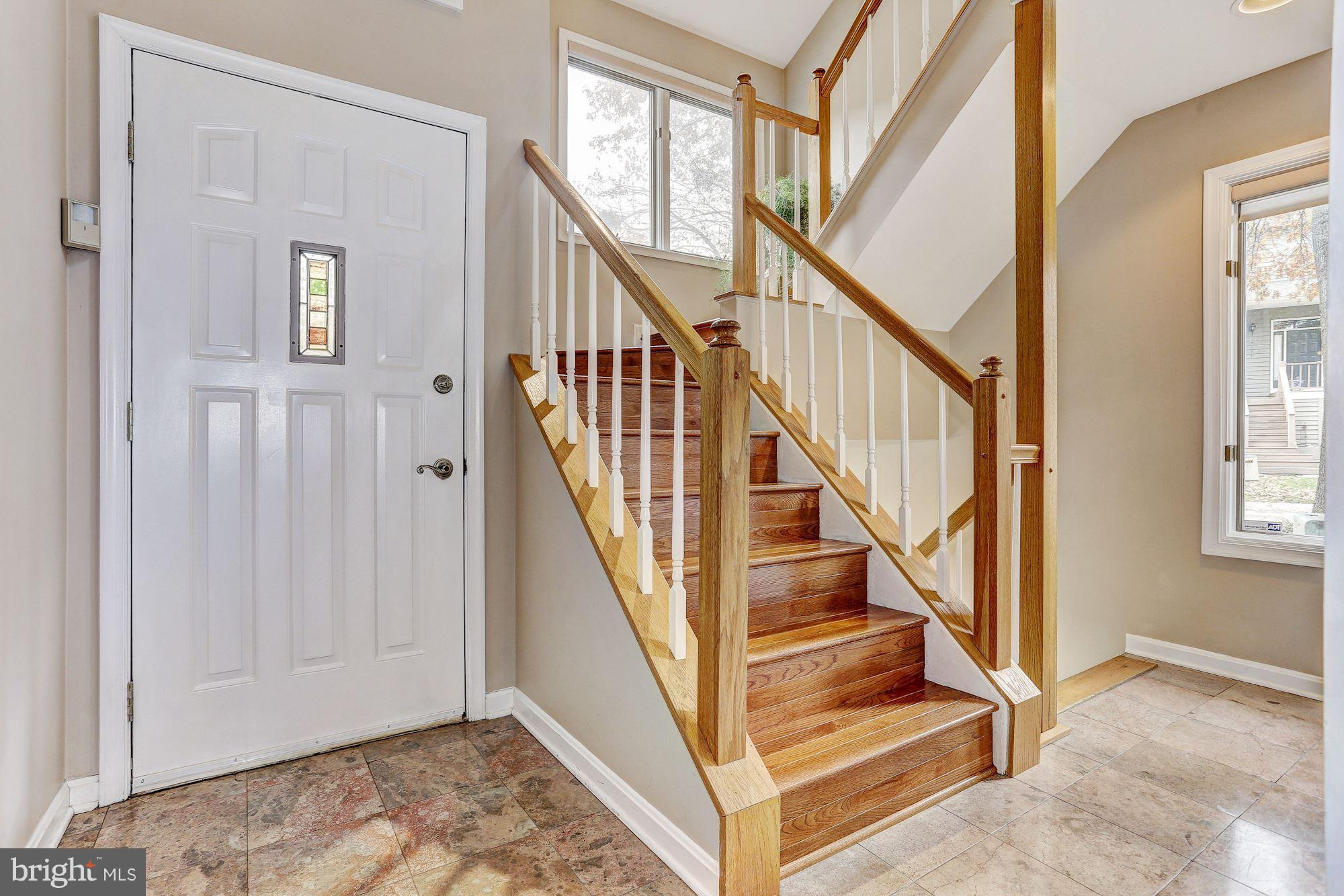 5139 Columbia Road, Unit 828 Columbia, MD 21044 - Photo 2 of 30 Foyer