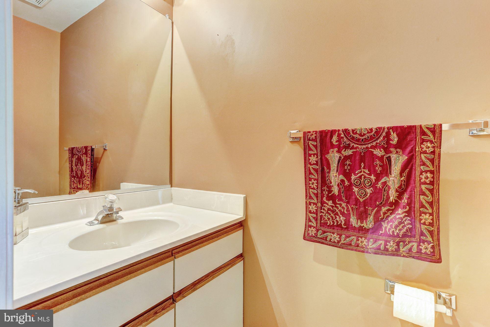 5139 Columbia Road, Unit 828 Columbia, MD 21044 - Photo 25 of 30 Powder Room