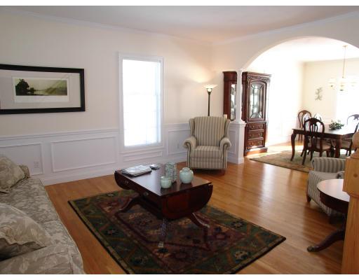 56 Gilmore Road Southborough, MA 01772 - Photo 5 of 23 Gallery Image 5