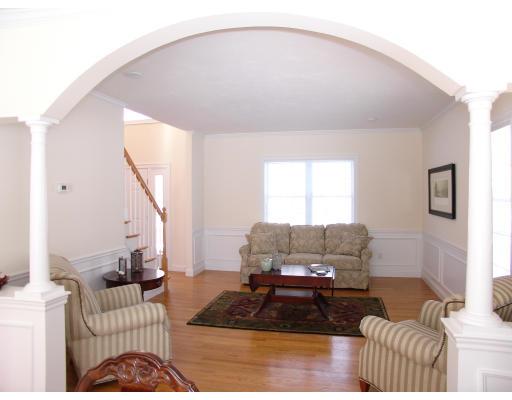 56 Gilmore Road Southborough, MA 01772 - Photo 6 of 23 Gallery Image 6