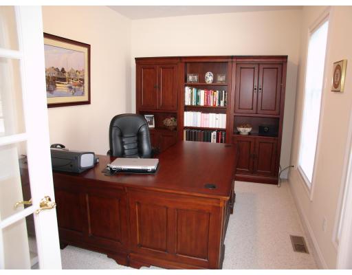 56 Gilmore Road Southborough, MA 01772 - Photo 8 of 23 Gallery Image 8