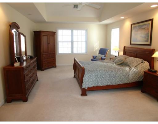 56 Gilmore Road Southborough, MA 01772 - Photo 9 of 23 Gallery Image 9