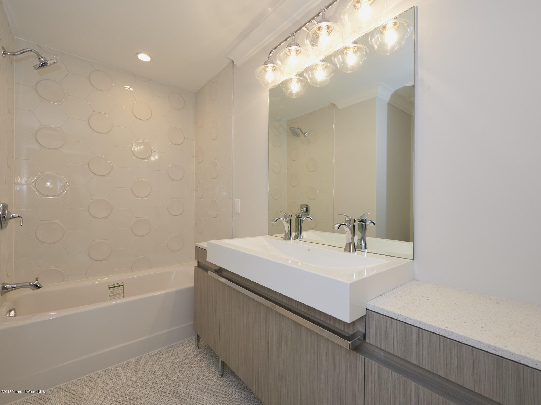 68 Ave Of Two Rivers Rumson, NJ 07760 - Photo 25 of 32 Full Bath