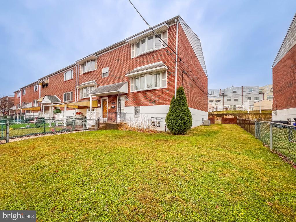 10843 Academy Road Philadelphia, PA 19154 - Photo 5 of 44 a view of an ocean with a building