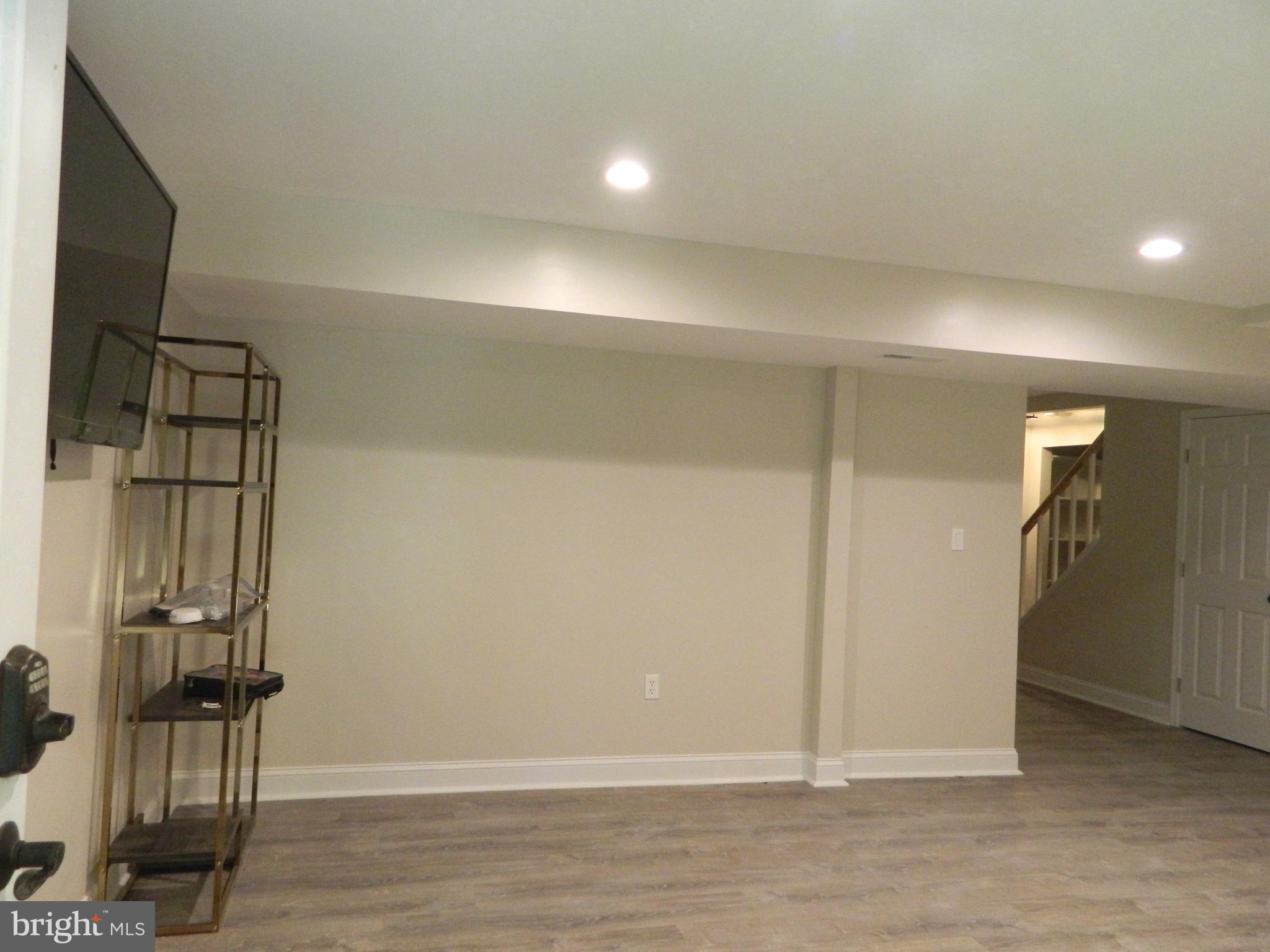 7656 Kindler Road Laurel, MD 20723 - Photo 5 of 13 Livingroom