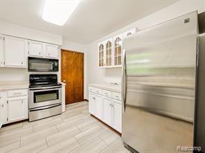 52010 11 Mile Road South Lyon, MI 48178 - Photo 4 of 50