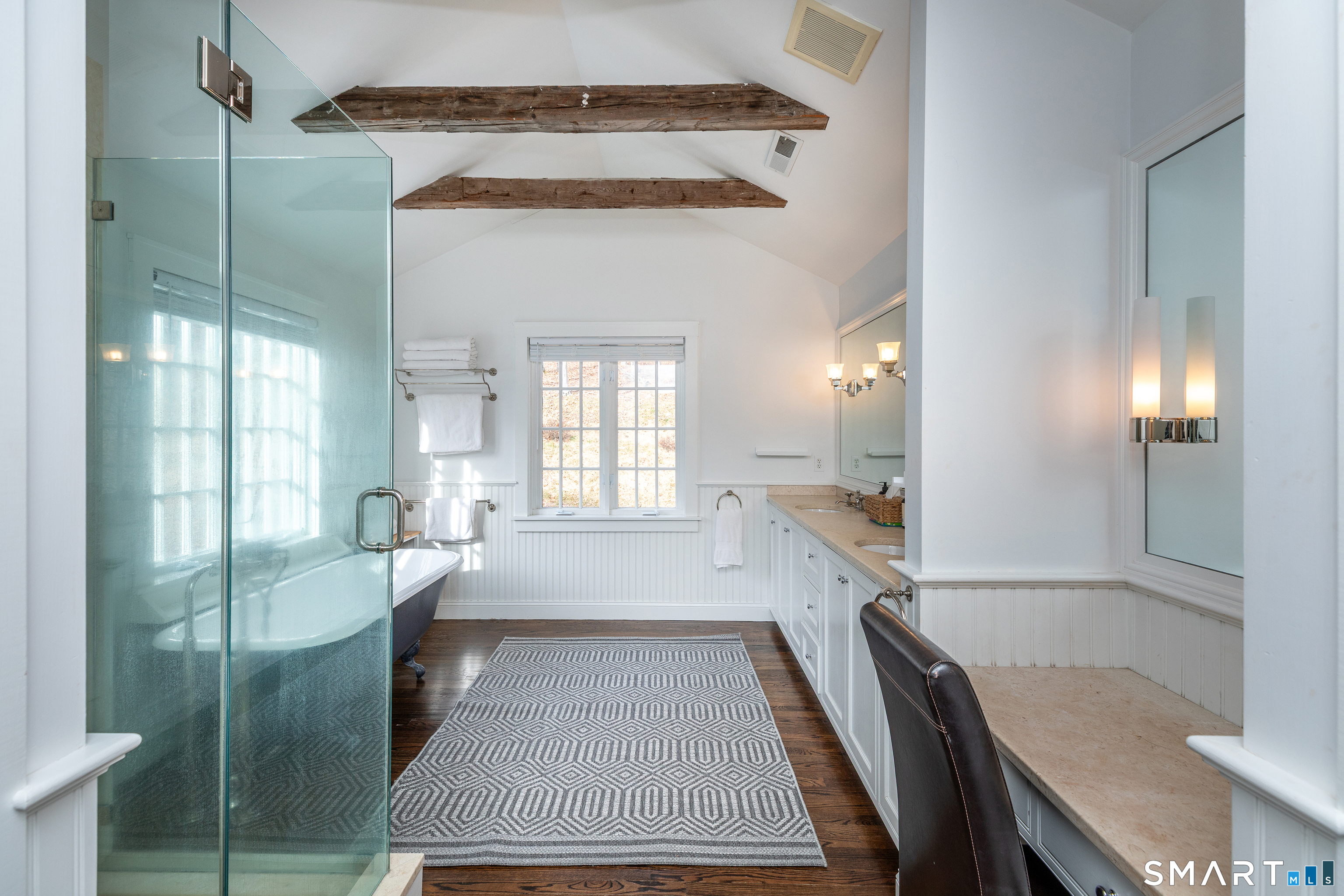 1030 Washington-Woodbury Road Roxbury, CT 06783 - Photo 39 of 40 a large living room with a couch