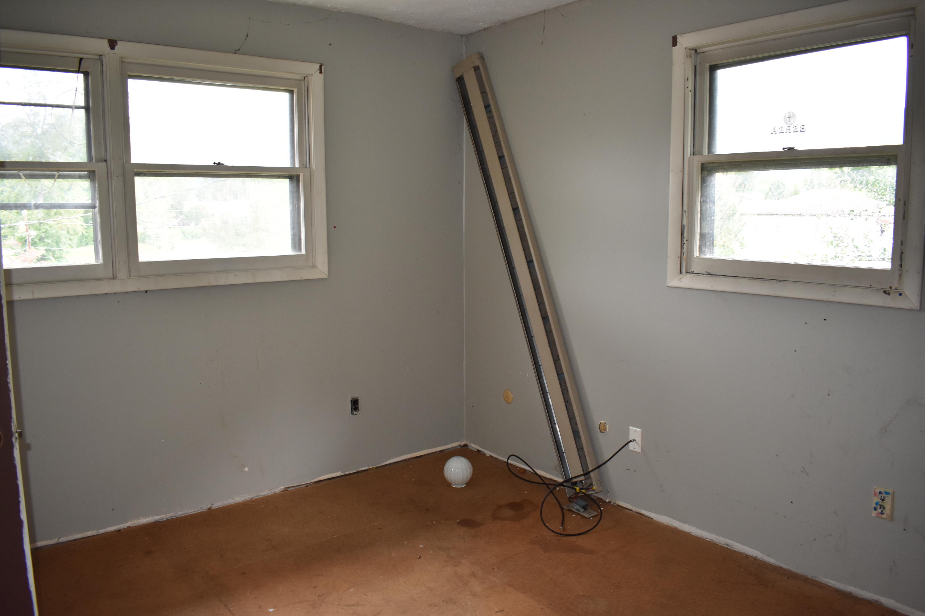 102 Oakwood Road Middlesboro, KY 40965 - Photo 15 of 19 DSC_0025
