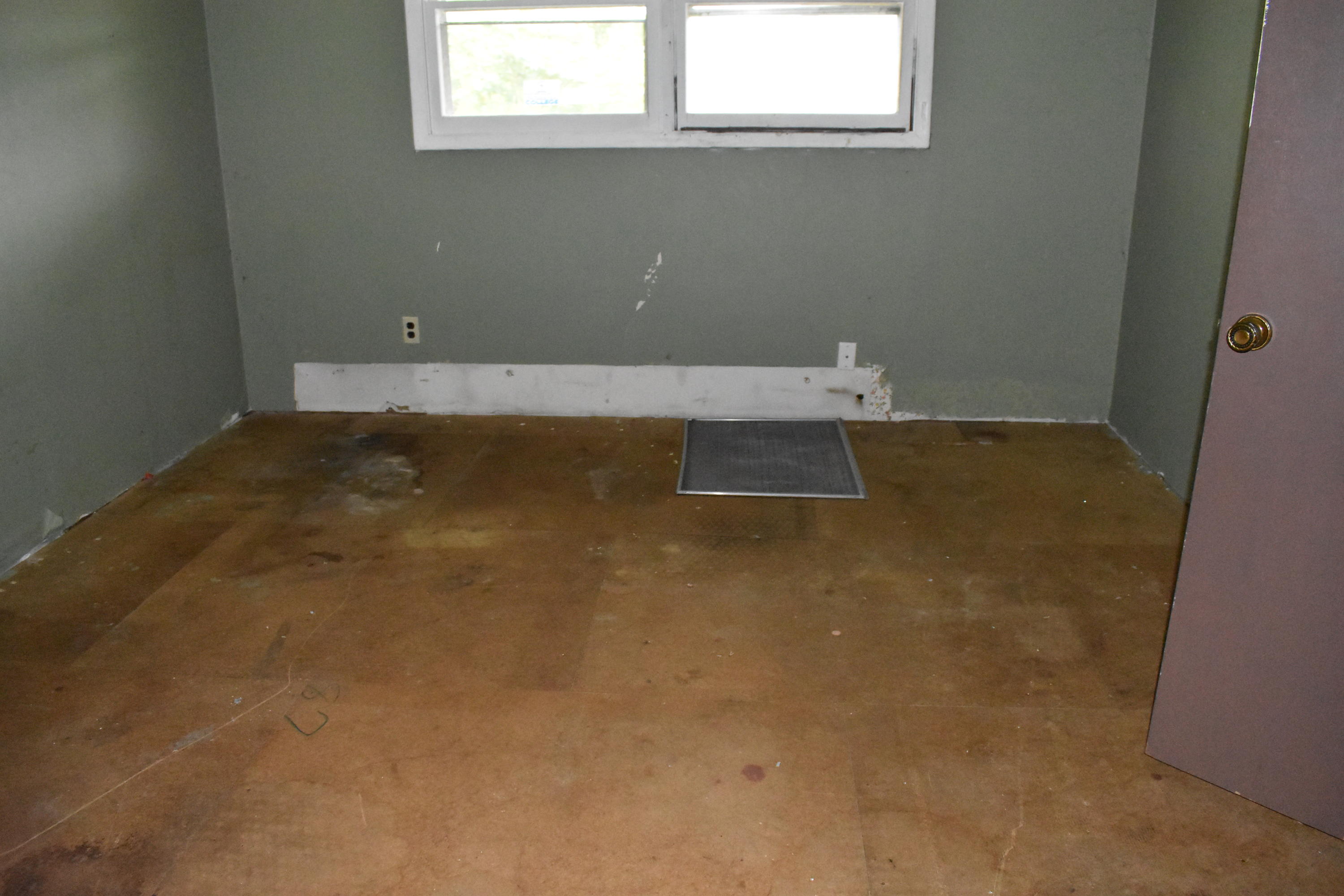 102 Oakwood Road Middlesboro, KY 40965 - Photo 18 of 19 DSC_0028