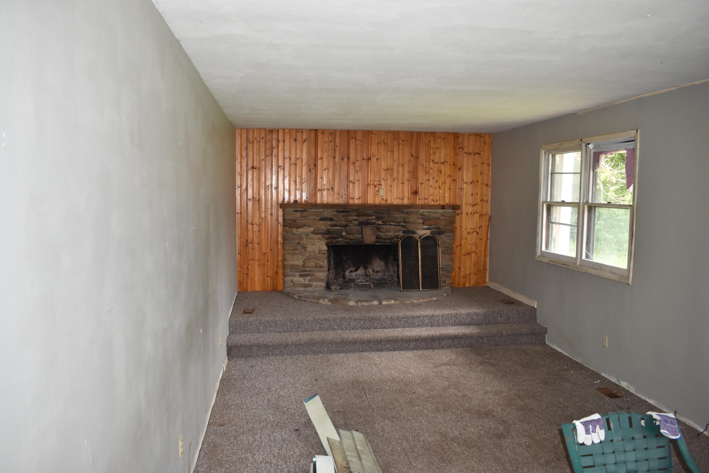 102 Oakwood Road Middlesboro, KY 40965 - Photo 10 of 19 DSC_0020