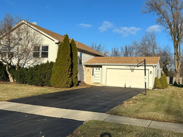 $450,000 | 34 East Harbor Drive, Lake Zurich, IL 60047