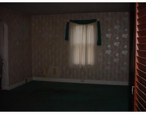 3603 Mercer Road New Castle, PA 16105 - Photo 5 of 7 Living Room.