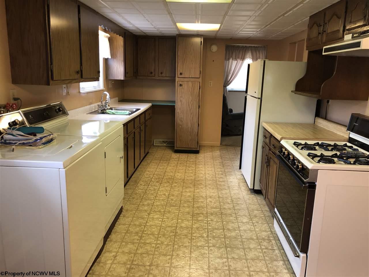 185 Holbert Road Fairmont, WV 26554 - Photo 8 of 20 Gallery Image 8