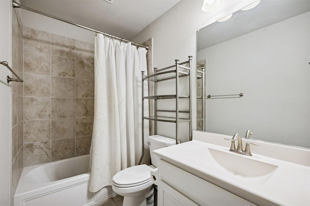 6333 Hall Road Frisco, TX 75034 - Photo 26 of 36 Ensuite bathroom