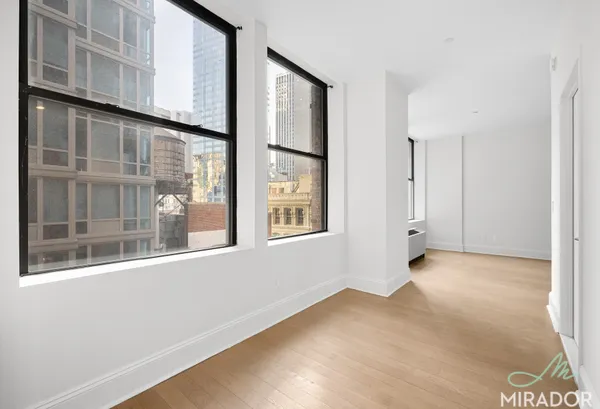 $4,300 | 15 Park Row, Unit 9A | Financial District