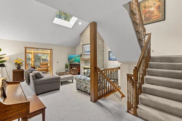 $589,000 | 1110 Hollybrook Drive, Wayzata, MN 55391