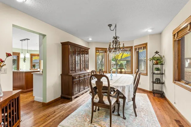 $589,000 | 1110 Hollybrook Drive, Wayzata, MN 55391