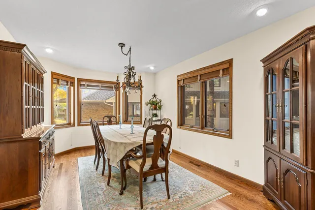 $589,000 | 1110 Hollybrook Drive, Wayzata, MN 55391