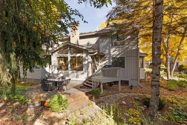 $589,000 | 1110 Hollybrook Drive, Wayzata, MN 55391