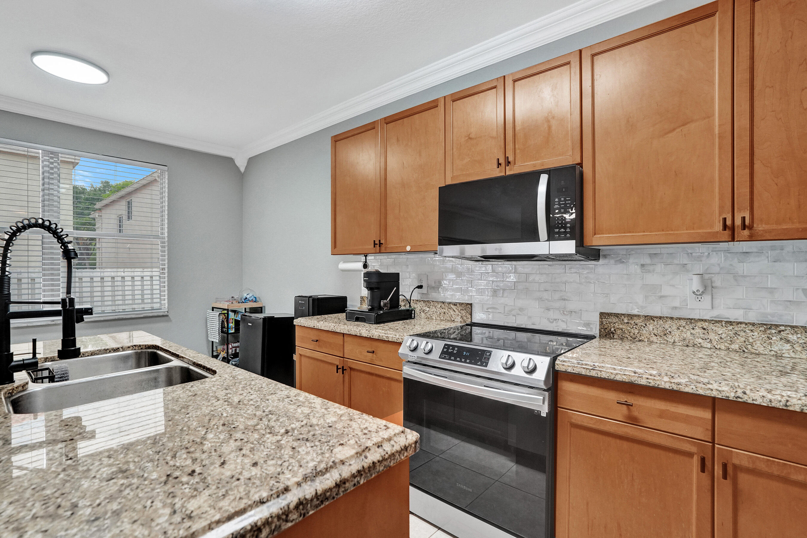 5262 Southwest 155th Avenue Miramar, FL 33027 - Photo 41 of 78 DSC00668