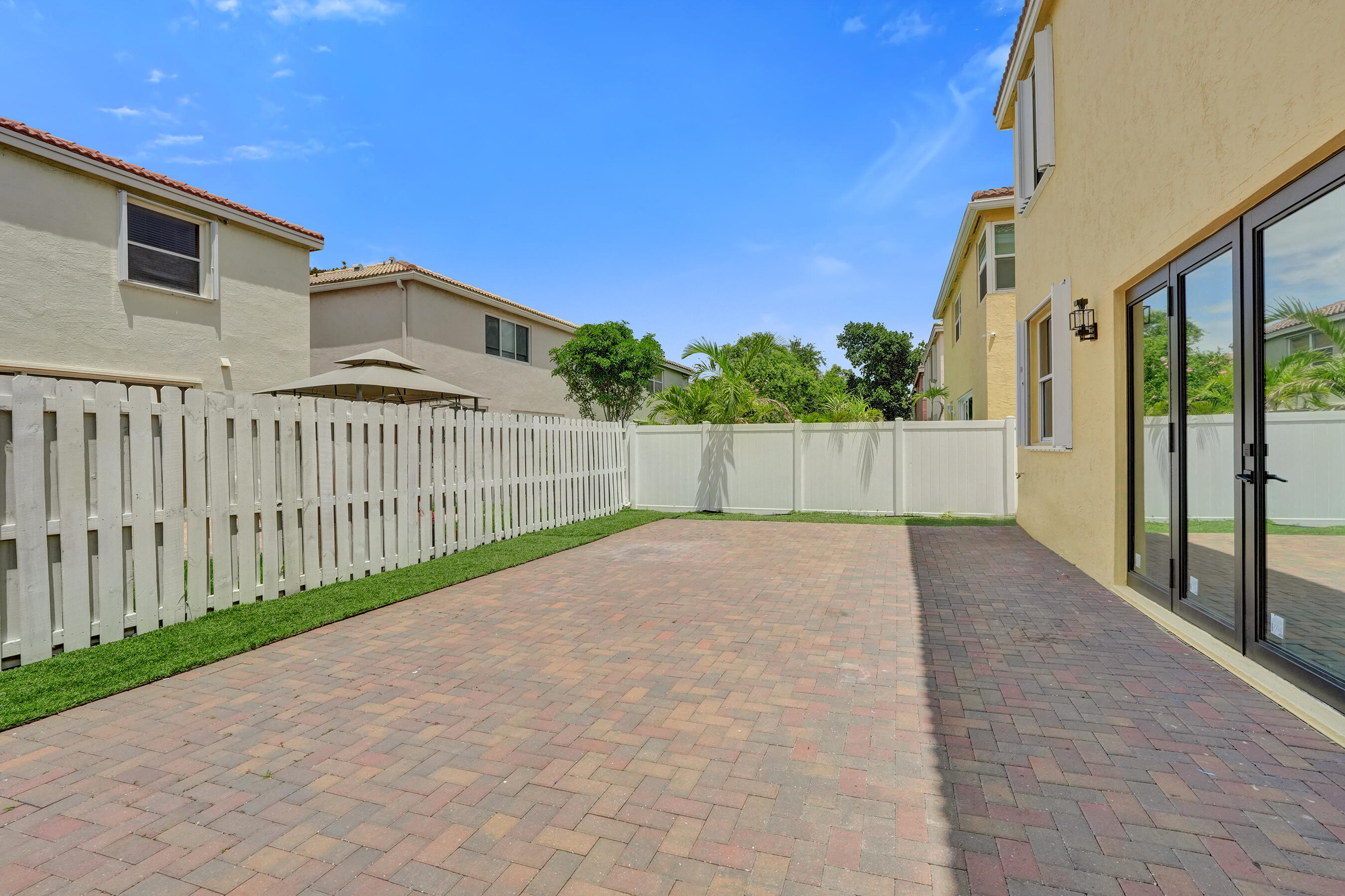 5262 Southwest 155th Avenue Miramar, FL 33027 - Photo 5 of 78 DSC00791