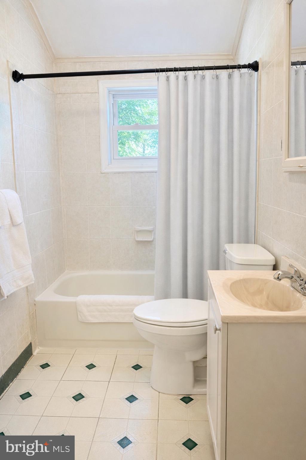 8418 Kavanagh Road Baltimore, MD 21222 - Photo 8 of 24 BATHROOM
(VS)
