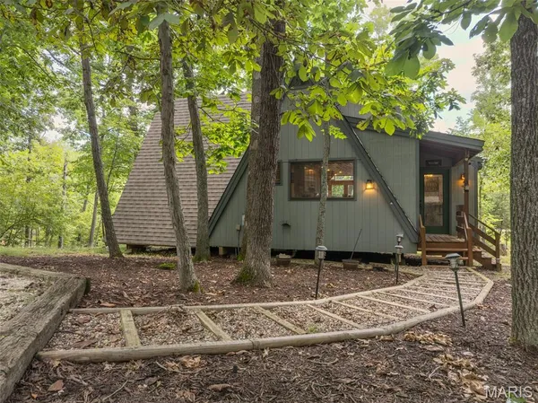$725,000 | 927 Trophy Woods Drive, Innsbrook, MO 63390